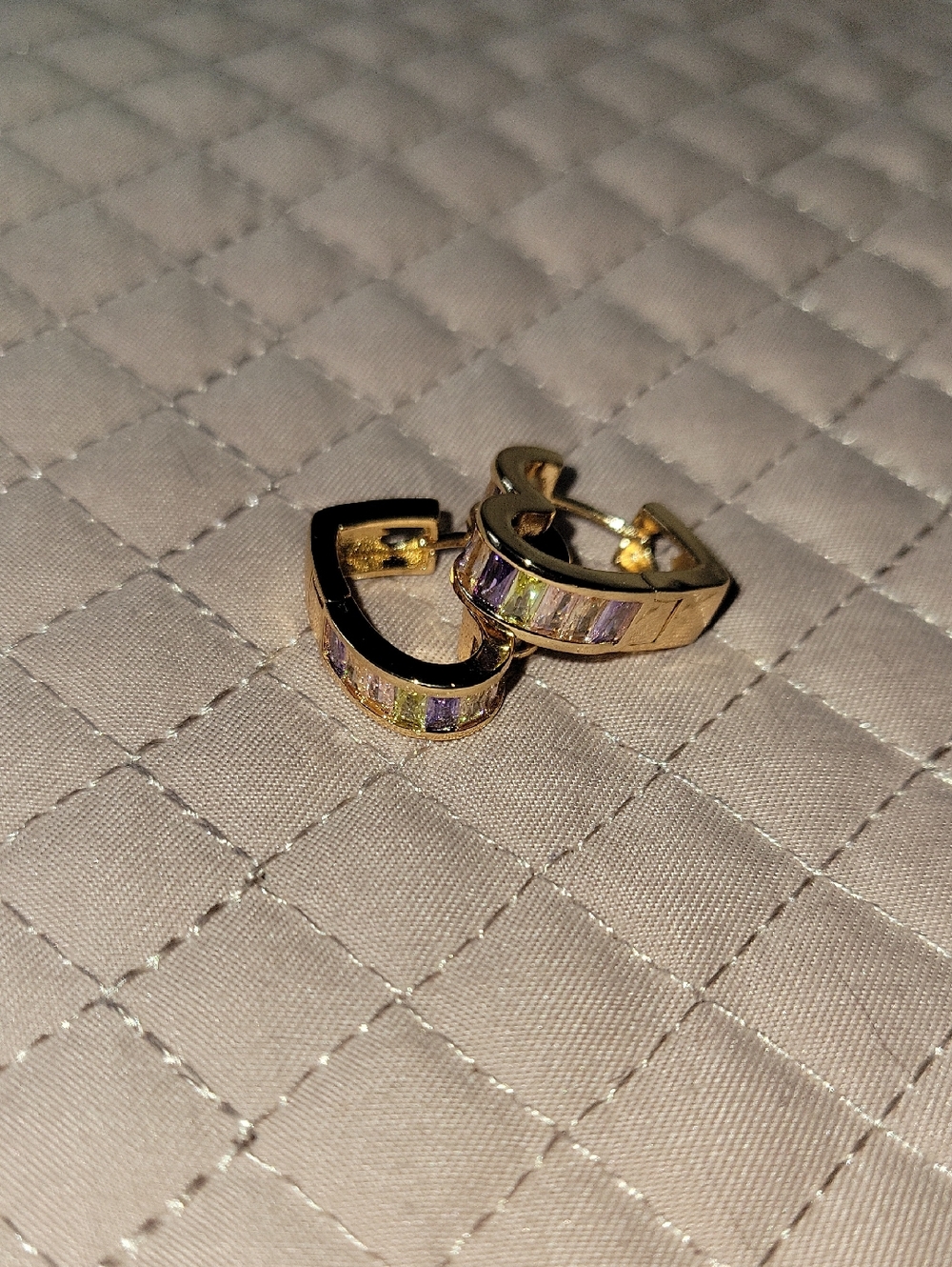 Pretty Bird Rose Gold Plated Heart Huggie Earrings w. Multicolor Baguette Stones